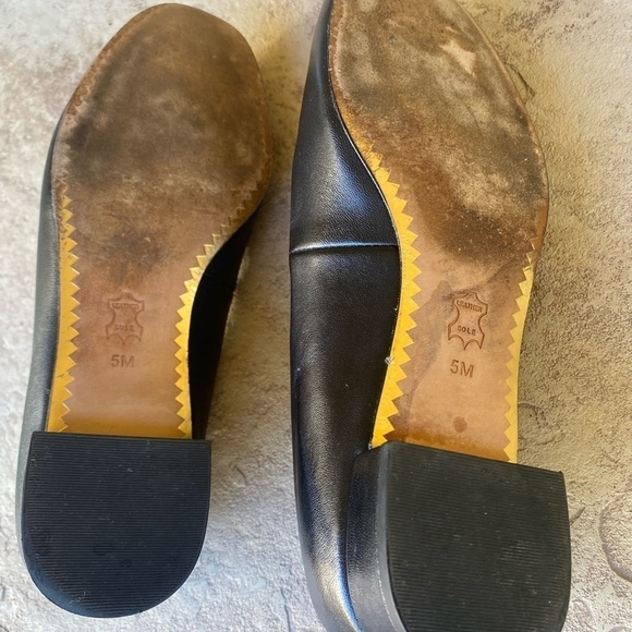 Tory Burch Black Leather Loafers‎ w/Gold Medallion Logo Women's Size 5 - Picture 9 of 10